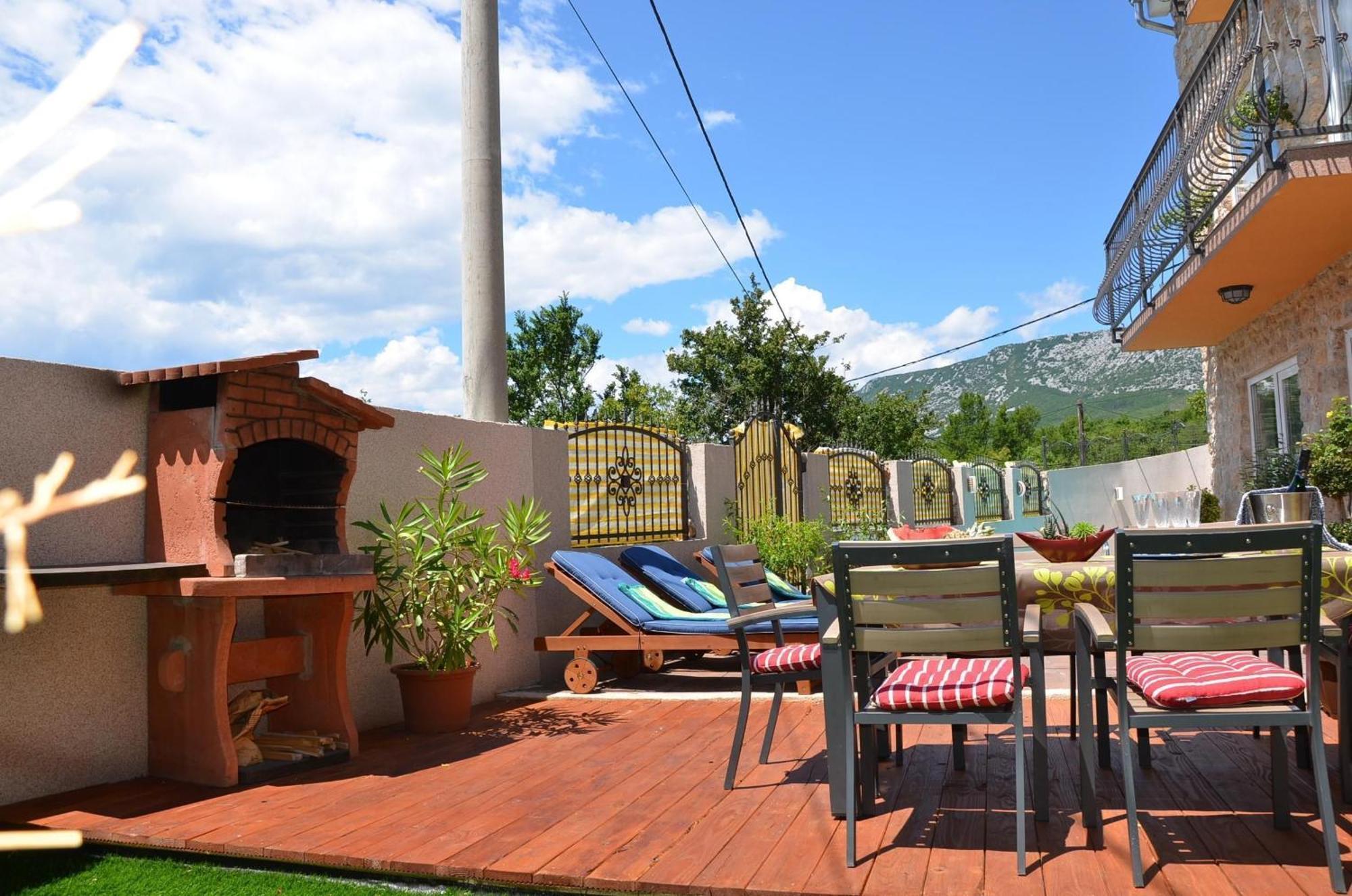 Grosses Ferienhaus Mit Eigenem Pool Und Terrasse Crikvenica Exterior photo